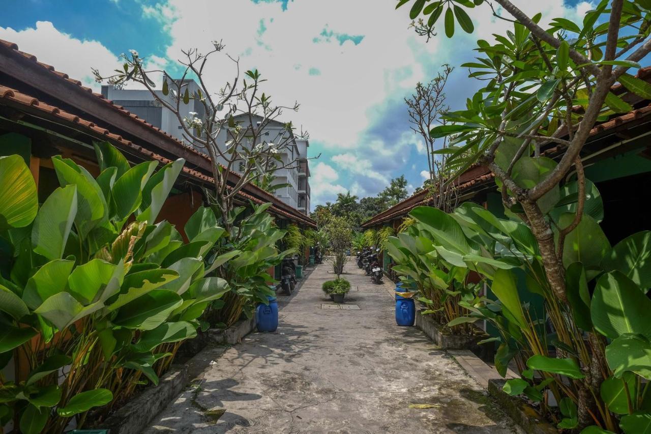 Reddoorz Near Lotte Mart Maguwoharjo Yogyakarta Hotel Exterior photo
