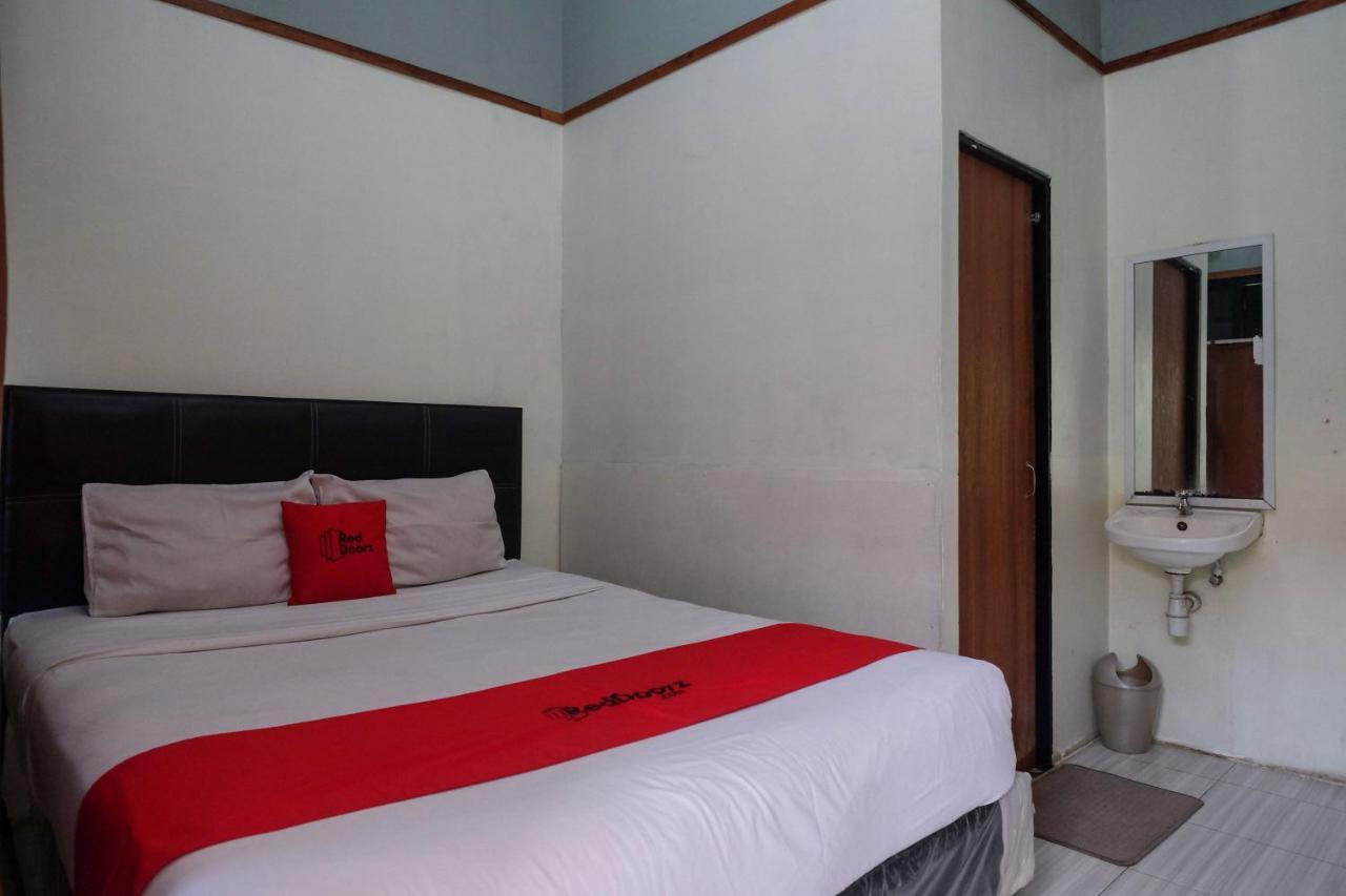 Reddoorz Near Lotte Mart Maguwoharjo Yogyakarta Hotel Exterior photo