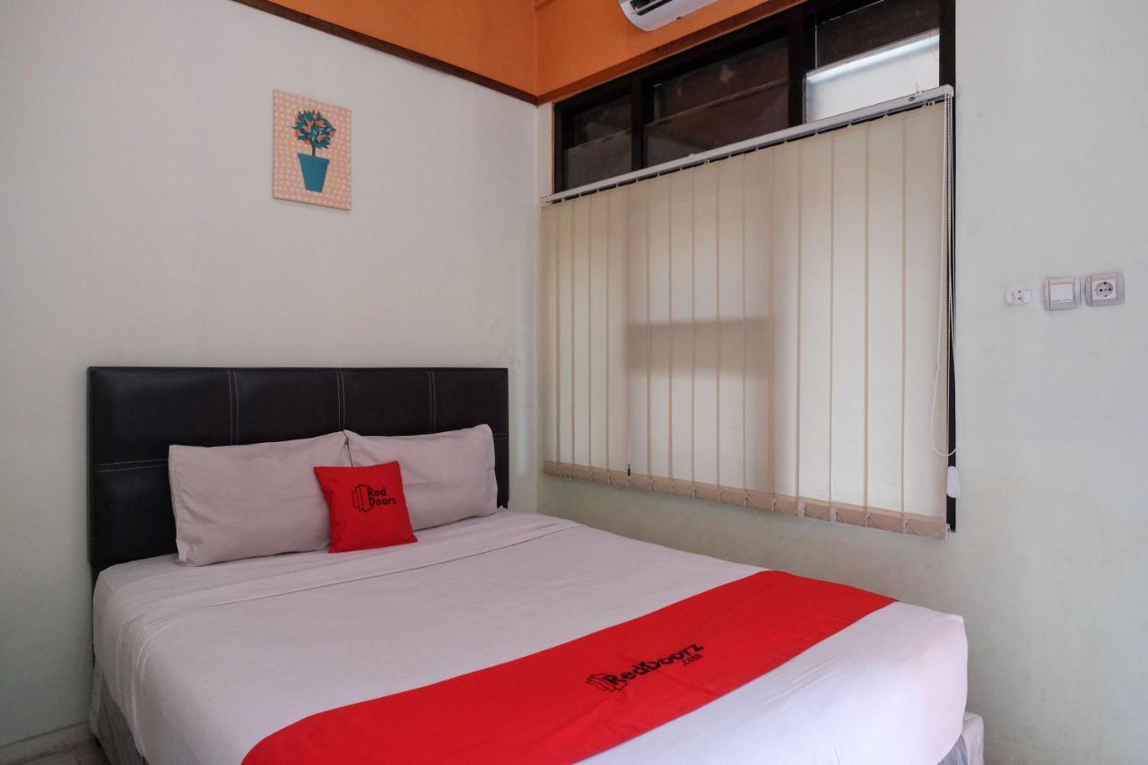 Reddoorz Near Lotte Mart Maguwoharjo Yogyakarta Hotel Exterior photo