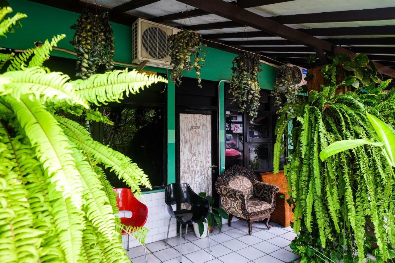 Reddoorz Near Lotte Mart Maguwoharjo Yogyakarta Hotel Exterior photo