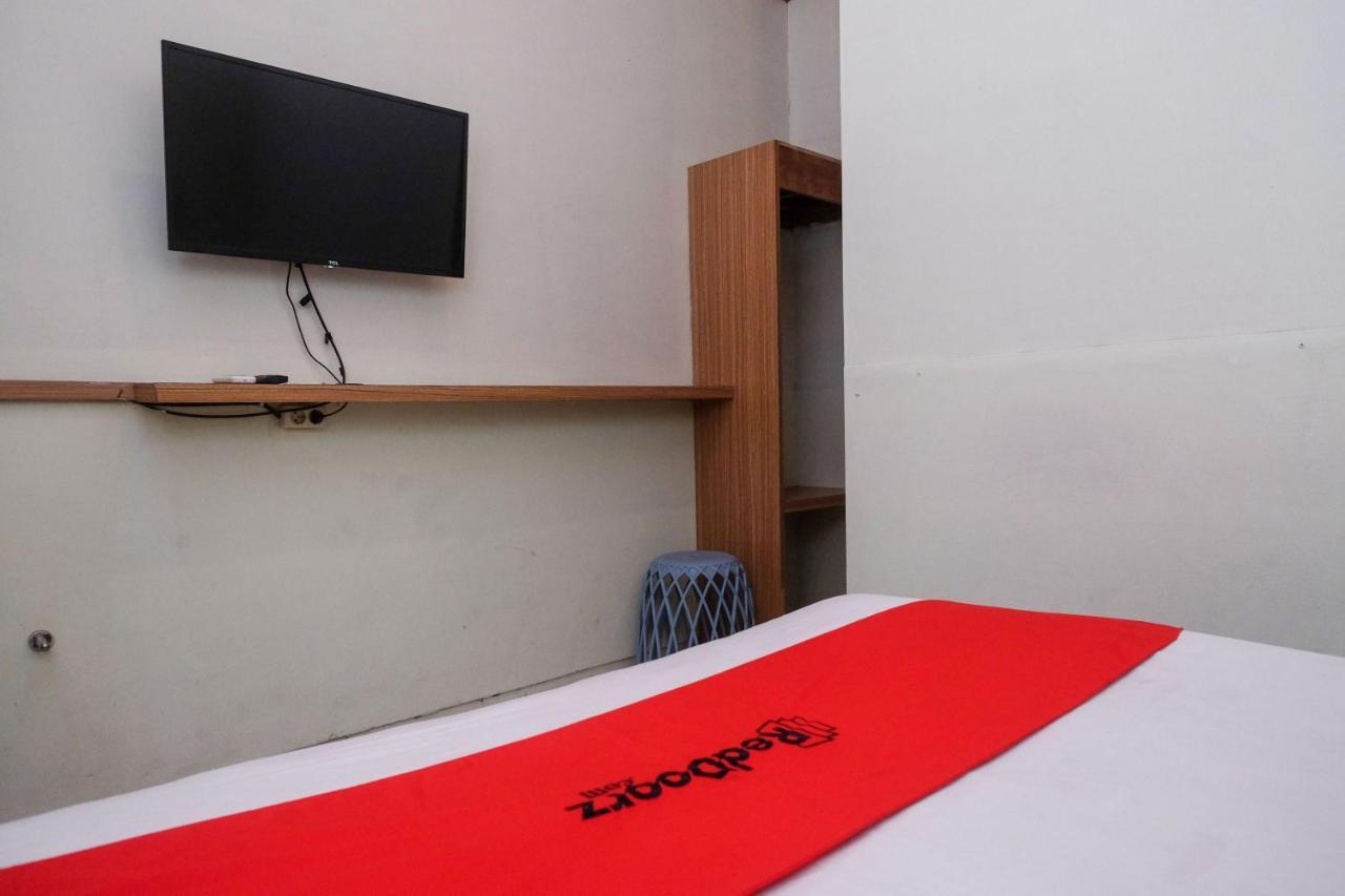 Reddoorz Near Lotte Mart Maguwoharjo Yogyakarta Hotel Exterior photo