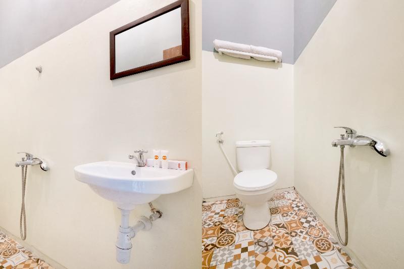 Reddoorz Near Lotte Mart Maguwoharjo Yogyakarta Hotel Exterior photo